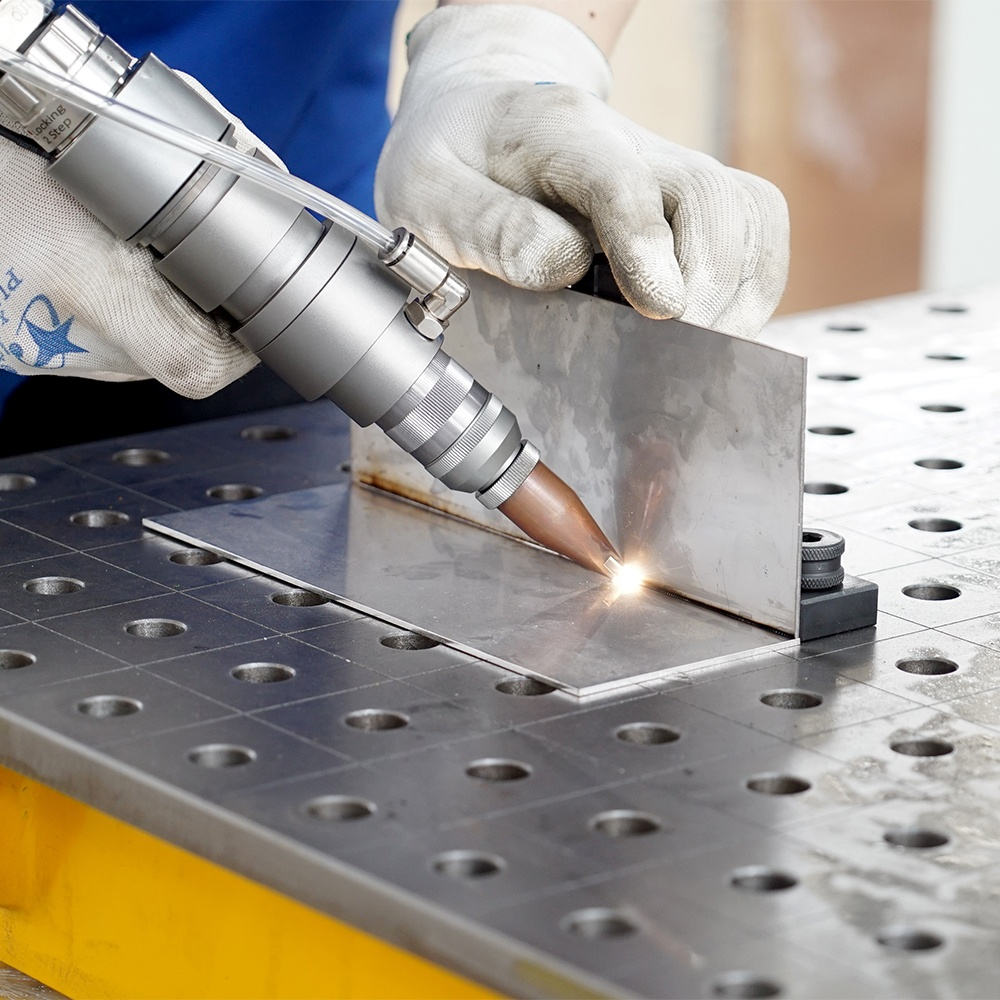 1000w 1500w 2kw Handheld Fiber Continuous Laser Welders for Metal Steel